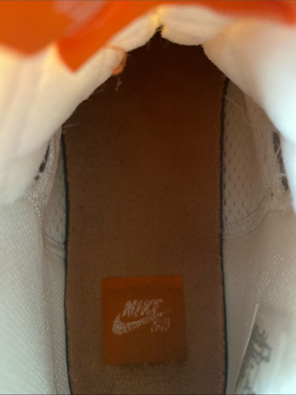 Nike Mens Mid-Top Sneakers. (Or Women) - Picture 10 of 16